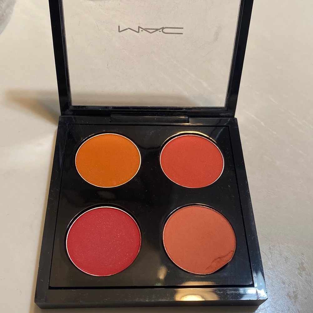MAC Eyeshadow Quad-Reds/Oranges - Picture 3 of 5